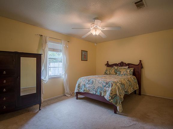 5th image of 13204 Sweetbriar St