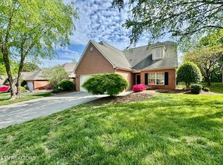 2620 Knob Creek Ln, Knoxville, TN 37912