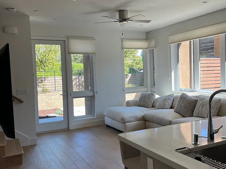 Sepulveda Cir — Photo 8