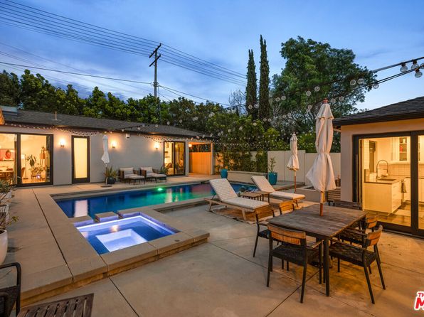 7528 Flight Ave, Los Angeles, CA 90045