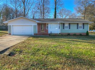 8 Henry Ave, Belmont, NC 28012