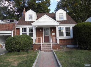 2-15 17th St, Fair Lawn, NJ 07410