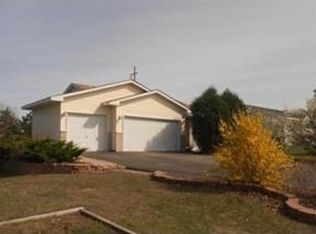 700 11th Ave SW, Isanti, MN 55040