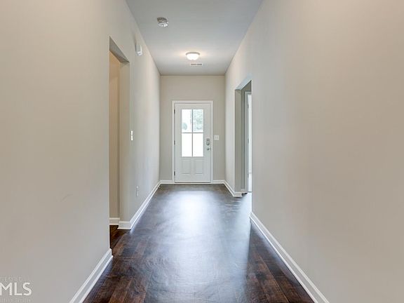 4th image of 303 Woodpecker Point