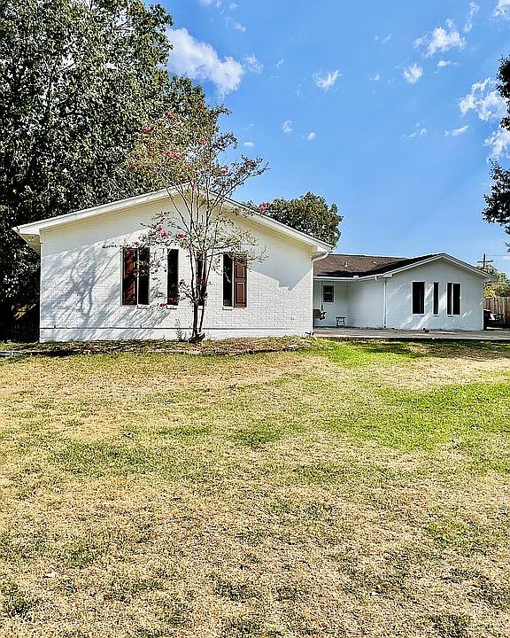1st image of 1920 Limerick Dr