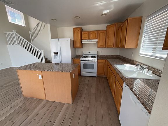 4th image of 9237 Harbor Stream Ave