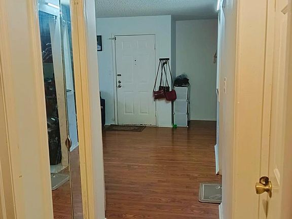 5th image of 25 Scherer Ct