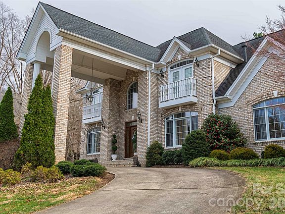 5th image of 510 Stonecroft Ct SE #32