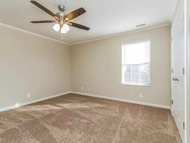 1449 Westview Dr — Photo 8