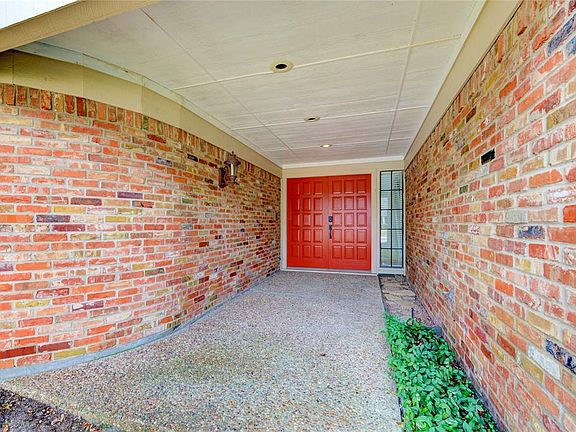 3rd image of 9128 Vista Creek Dr