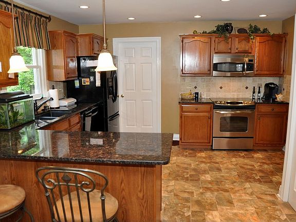4th image of 1393 Copperfield Ct