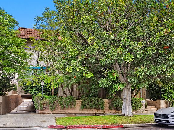 2nd image of 11836 Mayfield Ave APT 9