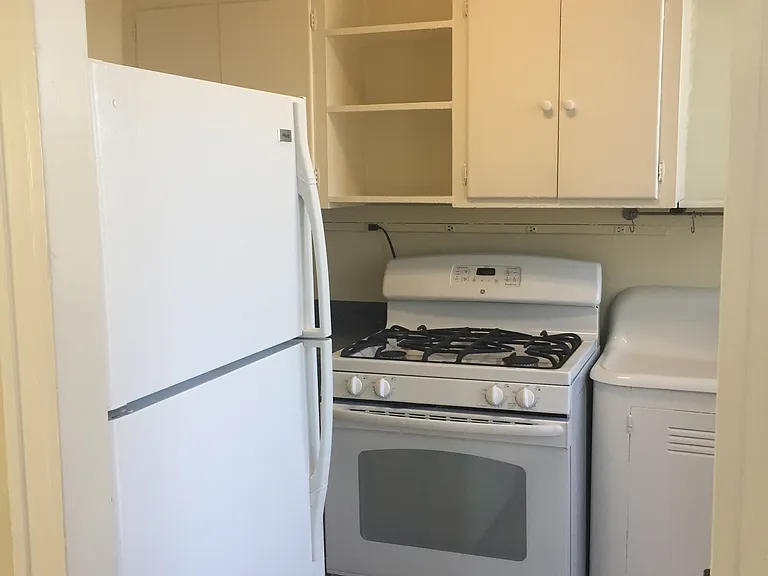 601 Cleveland St #2F — Photo 11