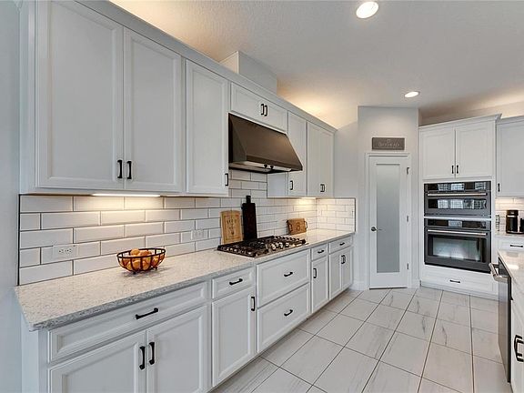 5th image of 7528 PARADISO DRIVE