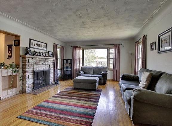 2nd image of 158 Stanley St