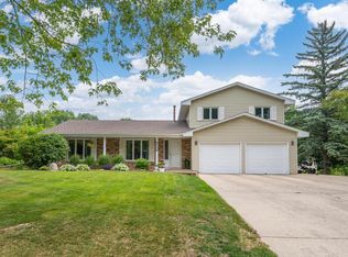 5209 Sequoia Dr, Minnetonka, MN 55345