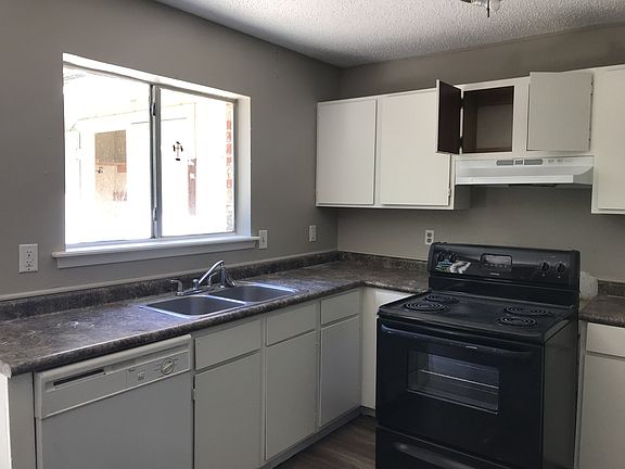 2nd image of 3731 Kriss Dr #7