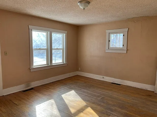 617 W Pine St — Photo 6