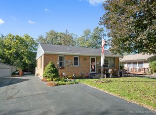202 Anna St, North Aurora, IL 60542