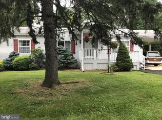 17 Walnut Ln, Quakertown, PA 18951