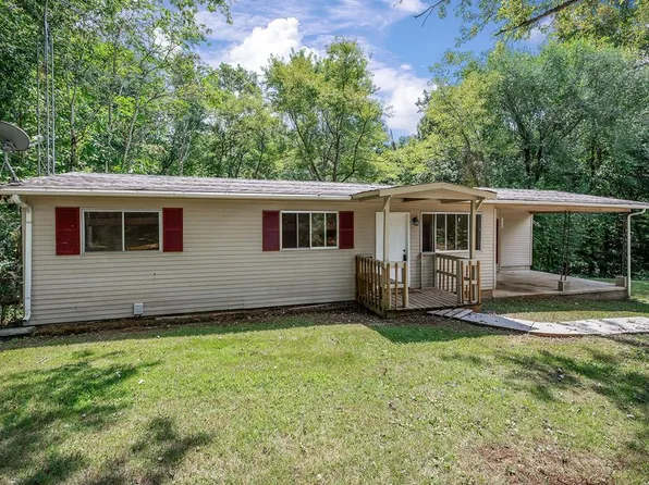 135 Young Mill Ln, Cookeville, TN 38501