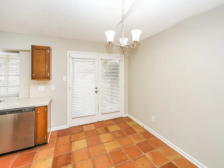 7203 Atterbury Cir E — Photo 6