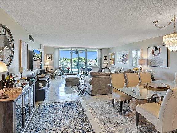 5th image of 821 Cypress Boulevard #512