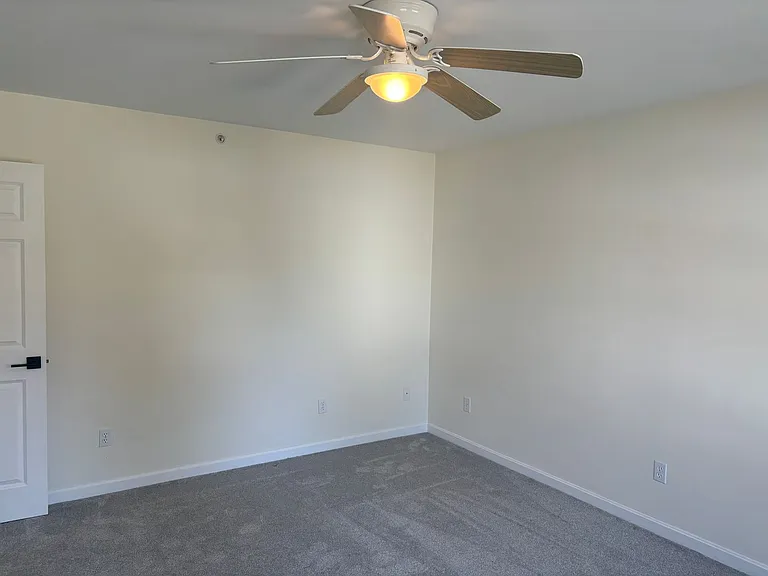 4 Commonwealth Dr — Photo 71