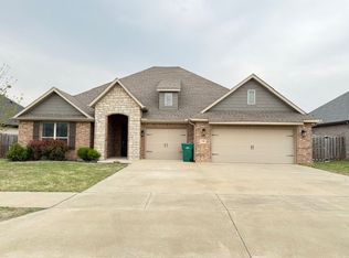 1500 Blue Moon Rd, Centerton, AR 72719