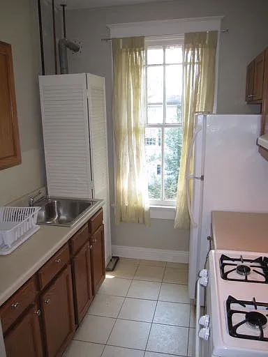 1717 Broadway St #201 — Photo 3