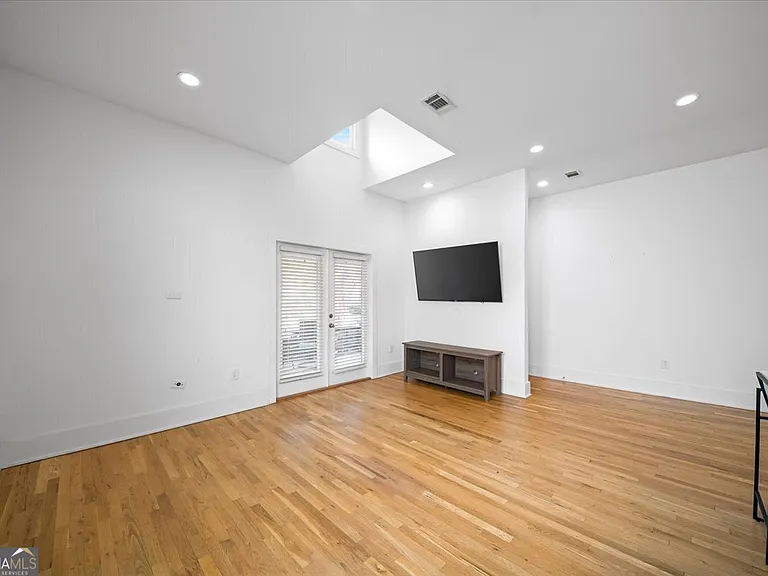 655 McGruder St NE — Photo 4