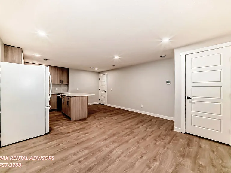 404 Lucas Blvd NW #BASEMENT — Photo 8
