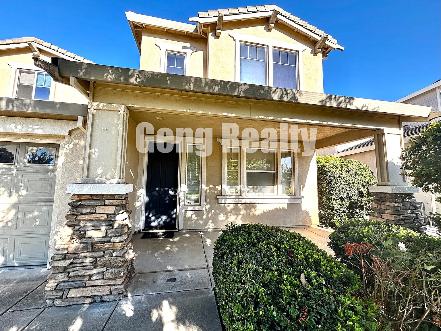 4 bed, 2.5 bath, 2606 sqft, $2,920 — Photo 3