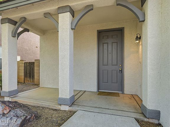 5th image of 2727 N Saramano Ln
