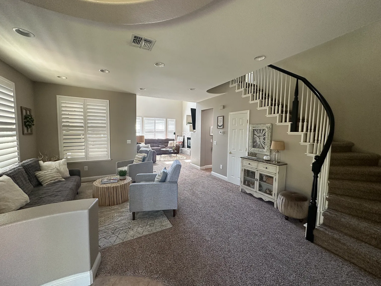 3 bed, 2484 sqft, $4,700 — Photo 4