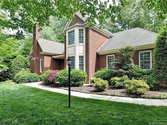 2nd image of 128 Meadowbrook