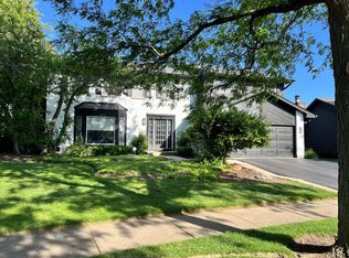 4028 Lindenwood Ln, Northbrook, IL 60062