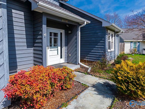 3rd image of 604 Westbrook Dr SW