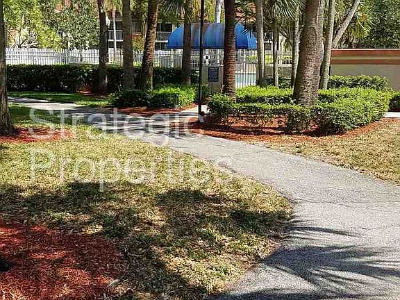 5th image of 1209 The Pointe Dr