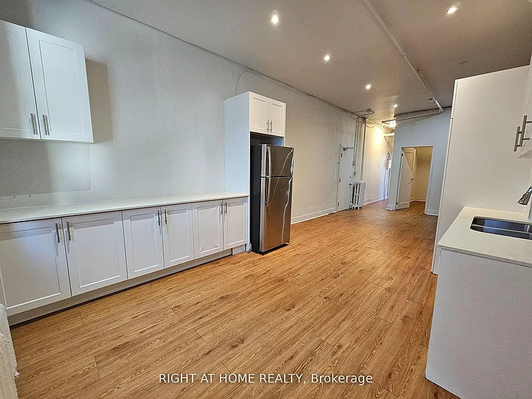 437 Spadina Ave #2 — Photo 10