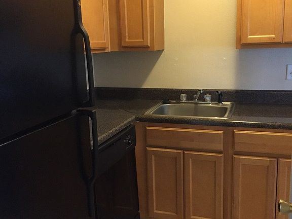 3rd image of 101 Pompano Dr SE APT A