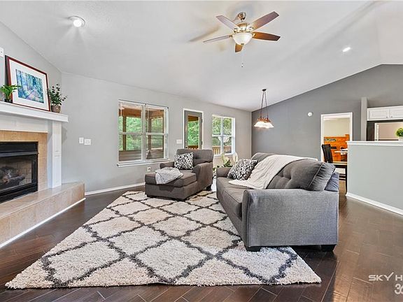 5th image of 11 Winters Ln