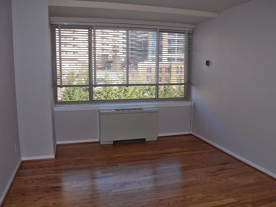 2nd image of 1210 N Taft St APT 610