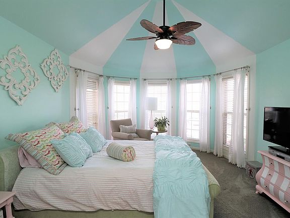 2nd image of 800 Tiffanie Ct