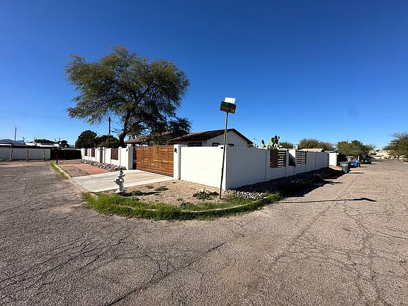 2nd image of 817 E Adelaide Dr #1