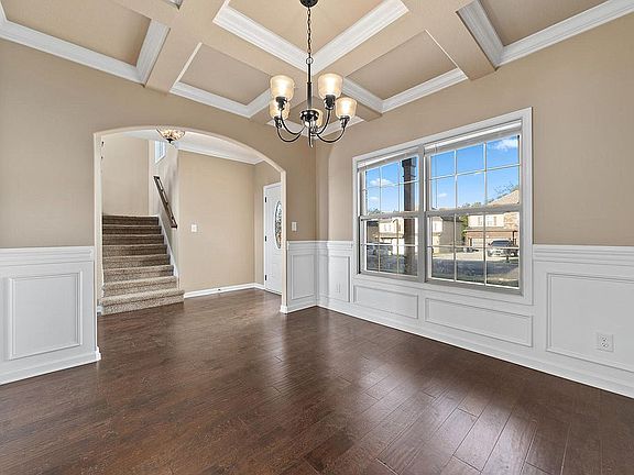 5th image of 988 Smoots Dr.