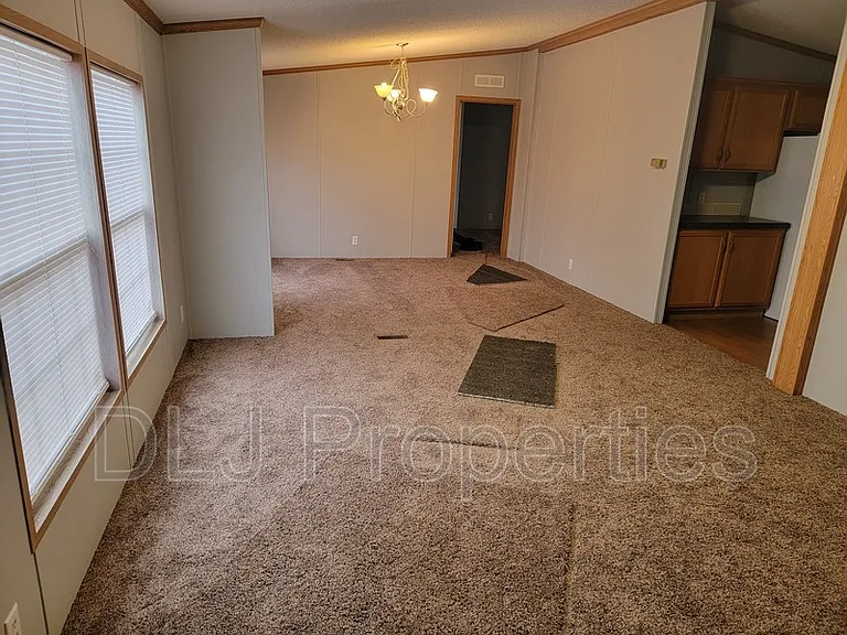 1612 Highway 25/70 W — Photo 3