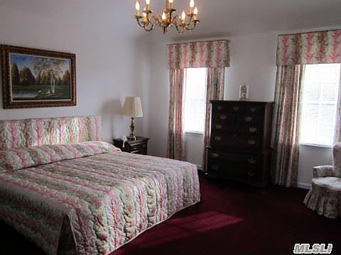 4th image of 11 Miller Farms Dr