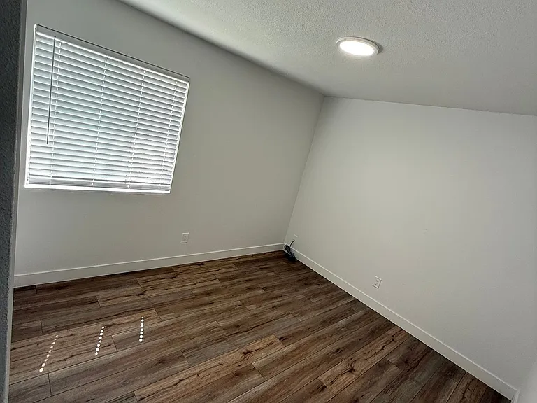 801-805 Monarch Cir — Photo 7