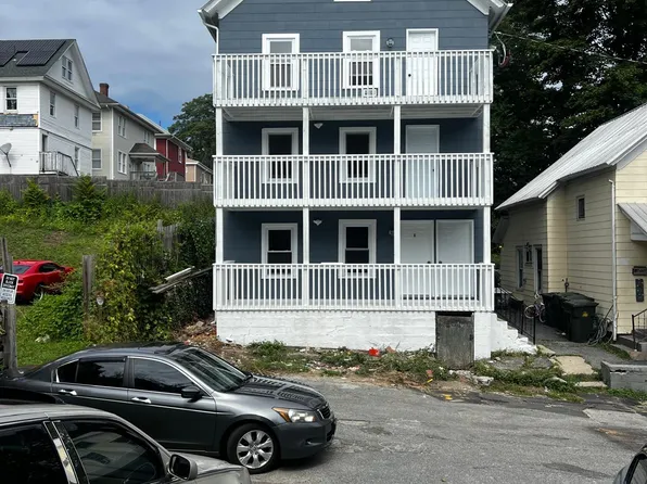 13 Thompson Ct #1, New London, CT 06320